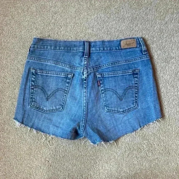 Levi’s 515 blue jean shorts in size 4 - Picture 2 of 5